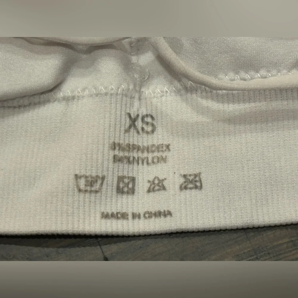 NVGTN white invincible sports bra size extra small - Picture 5 of 5